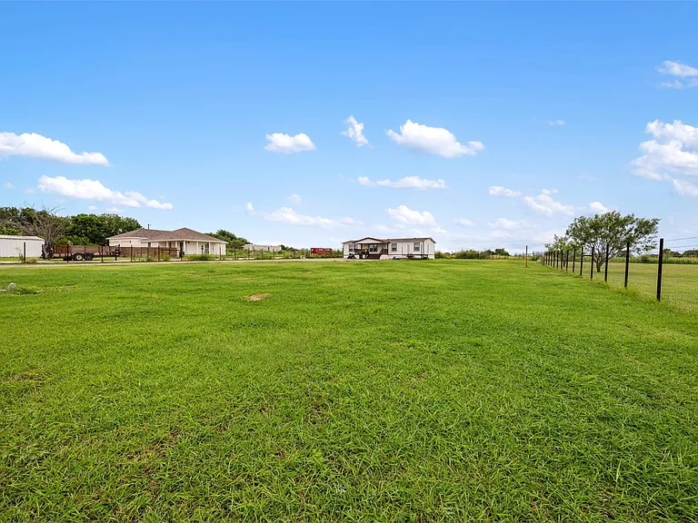 360 Shady Oaks #A — Photo 28