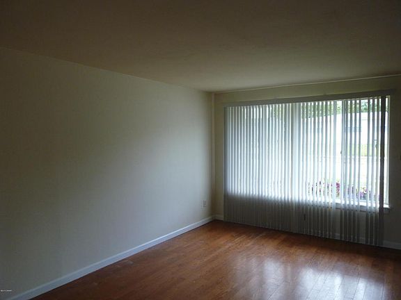 2nd image of 1125 Lewis Dr