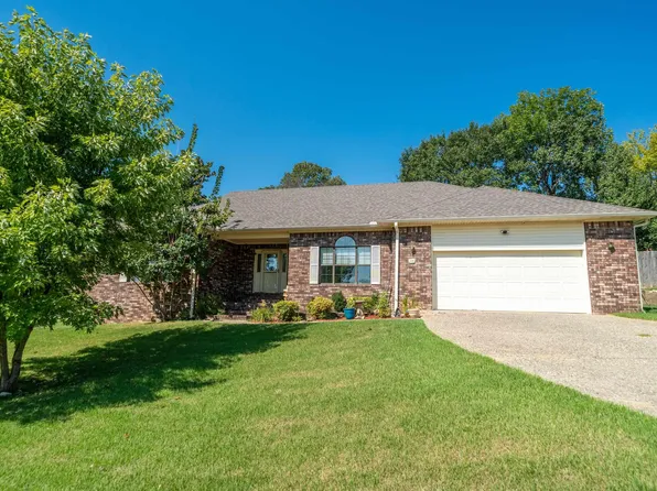 115 Gregory Pl, Hot Springs, AR 71913