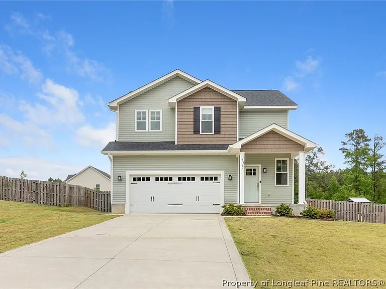 105 Woodford Ln — Photo 2