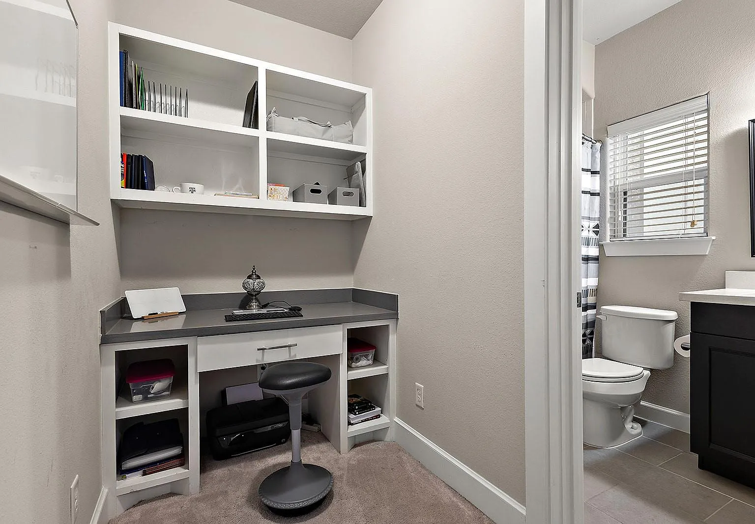 3 bed, 3.5 bath, 1996 sqft, $3,250 — Photo 3