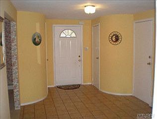 2nd image of 6 Kristi Ln