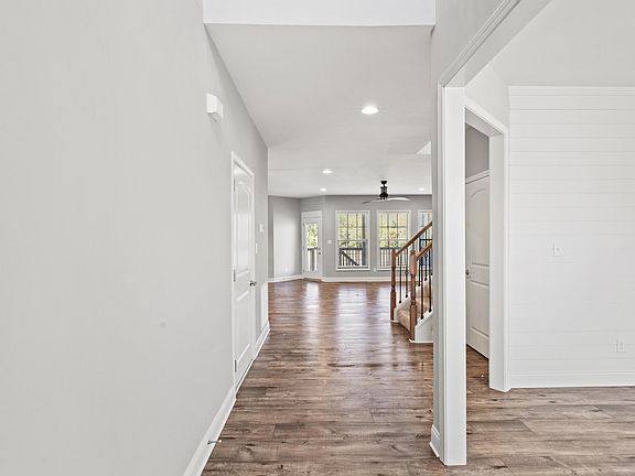 4th image of 177 Rowanberry Dr