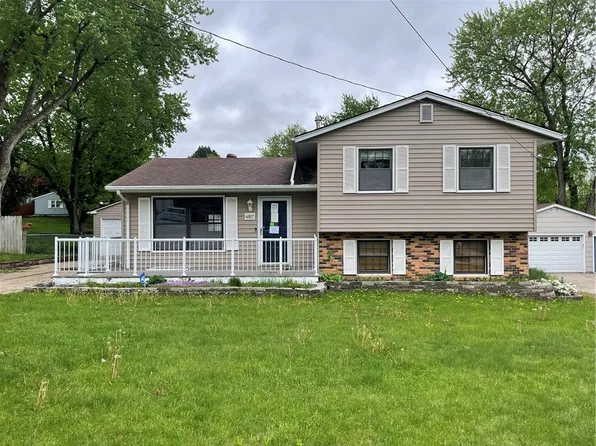 4817 Walnut Dr, Pleasant Hill, IA 50327