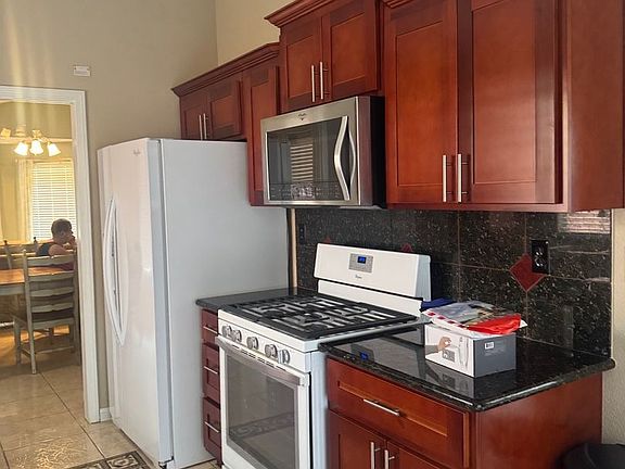 2nd image of 987 Lexington Way #220