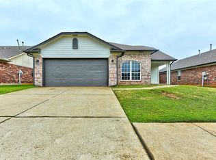 10633 NW 33rd St, Yukon, OK 73099