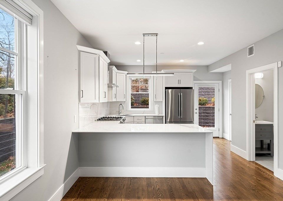 583583B Baker St, West Roxbury, MA 02132 Zillow