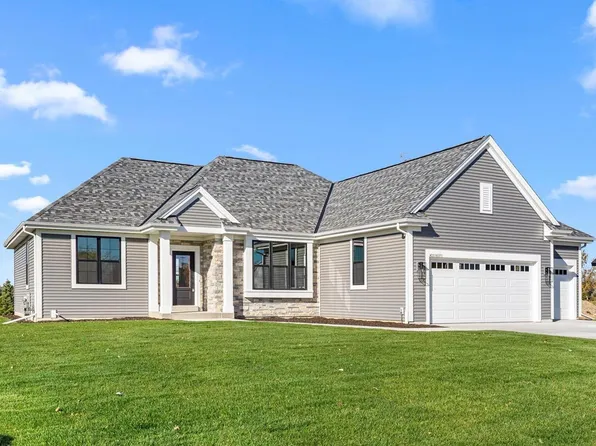 W251N2371 Valleyview CIRCLE, Pewaukee, WI 53072