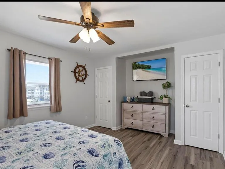 219 Seashore Dr #219 — Photo 14