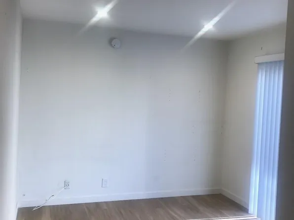 8758 Topanga Canyon Blvd #1, Canoga Park, CA 91304