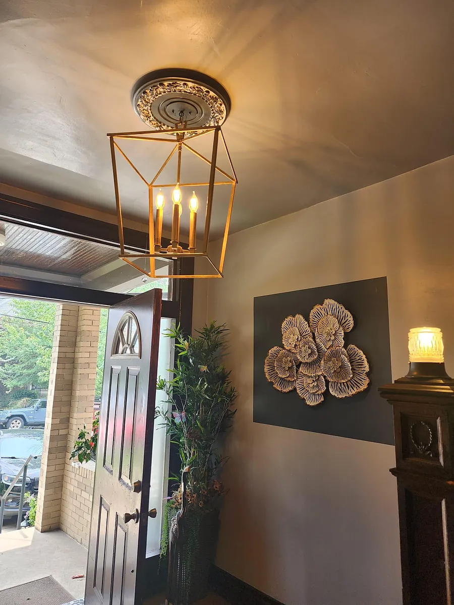 5833 Hobart main entrance /LOBBY - 5833 Hobart St #3