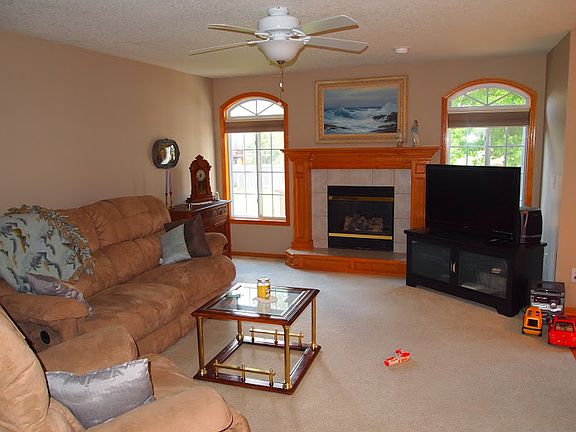 2nd image of 9819 Laguna Dr