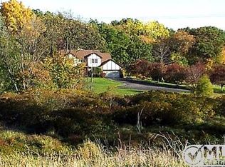 10388 Jayne Valley Ln, Fenton, MI 48430