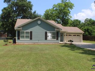 203 Westview Dr, Dublin, GA 31021