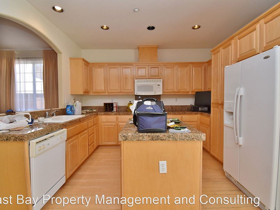 1st image of 725 Berryessa St