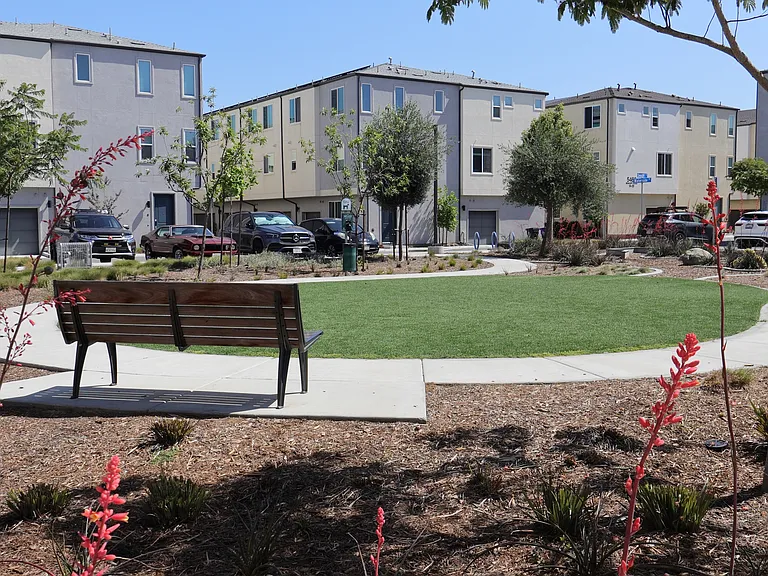 1644 Waterside Dr #60 — Photo 4