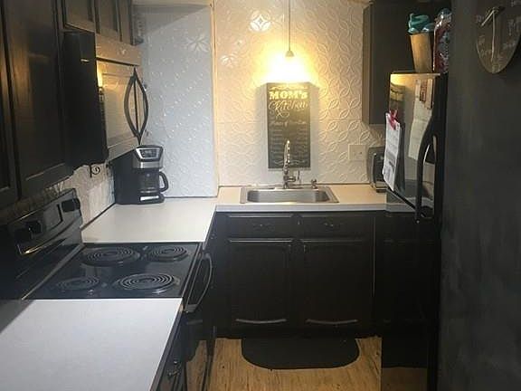 5th image of 13 Farrwood Dr