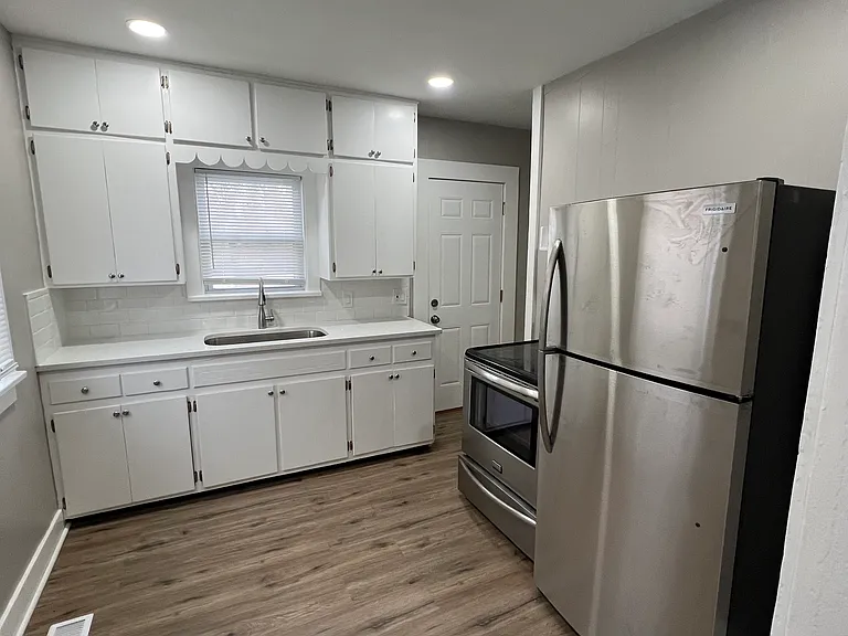 3110 W Maple St — Photo 4