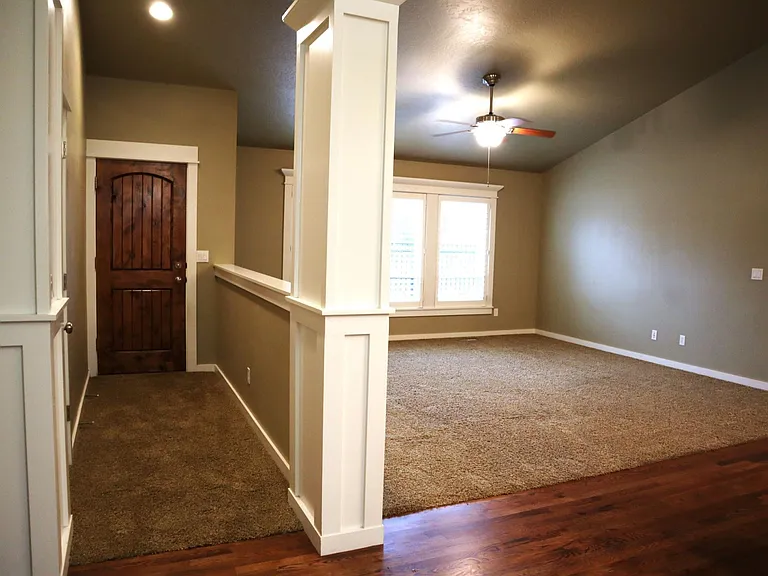 2895 E Deerhill Dr — Photo 3
