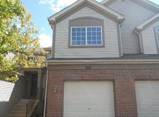 995 Park Hill Cir, Aurora, IL 60504