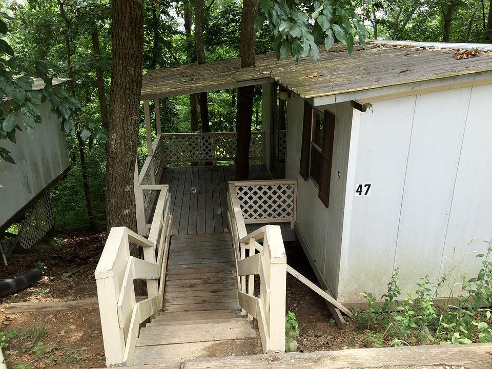 Walkway to front