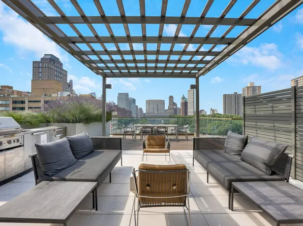 98 Front Street image 11 of 29