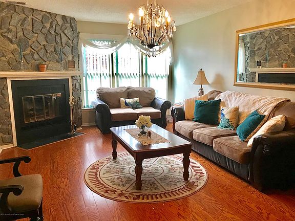 2nd image of 26 Copley Ct APT 6