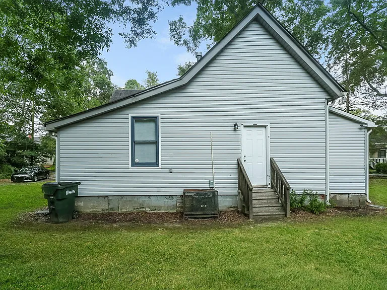 6129 Sorrell St NE — Photo 23