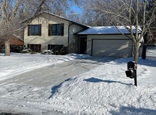 2081 Cliffview Dr, Eagan, MN 55122