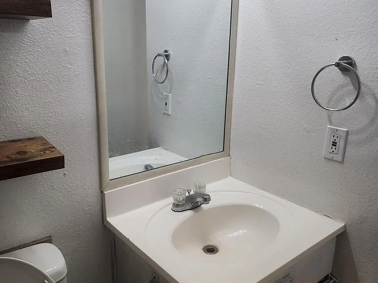 9222 N 35th Ave #9 — Photo 9