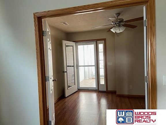 3rd image of 649 Carlton Dr