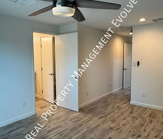 3914 E Surrey Ave — Photo 19
