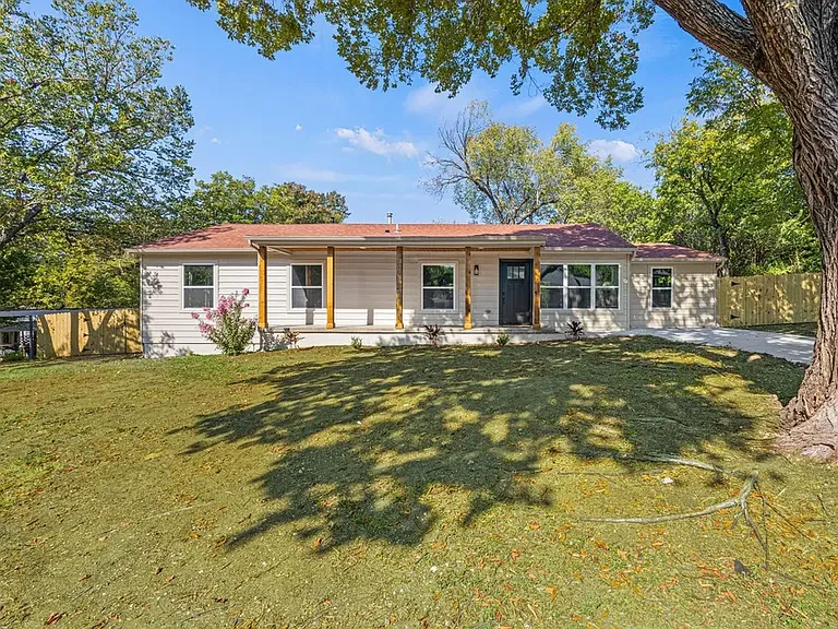 1809 Shepheard Dr — Photo 22