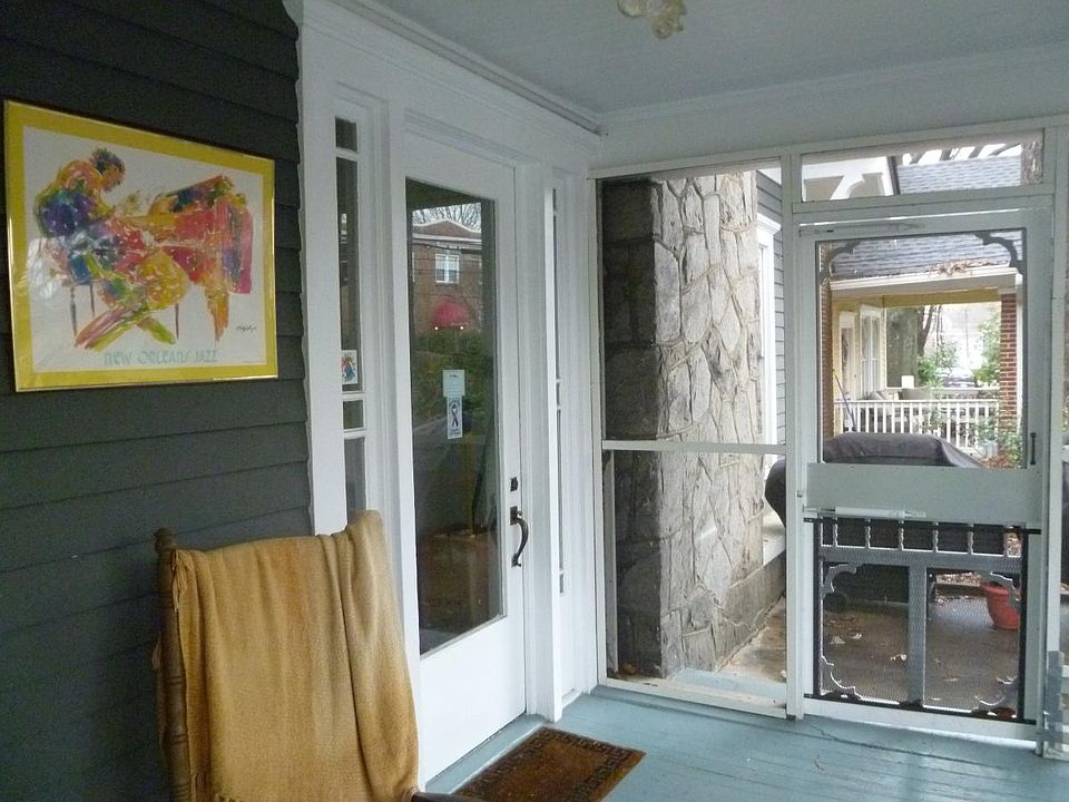 Screened-in porch
