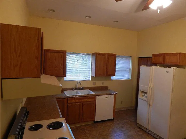 3 bed, 1665 sqft, $1,995 — Photo 3