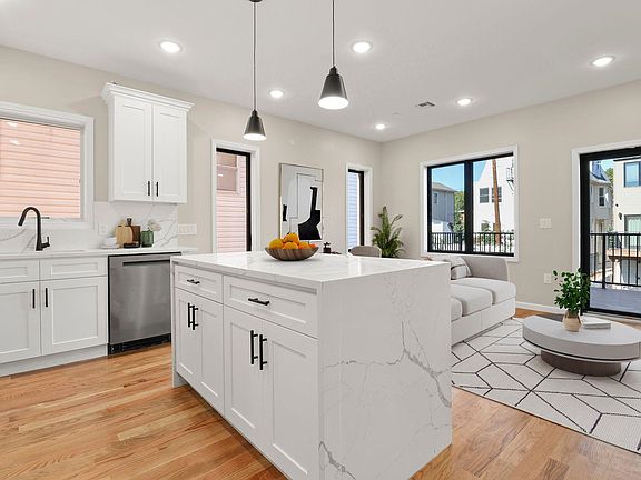 3rd image of 412 Cross St #904
