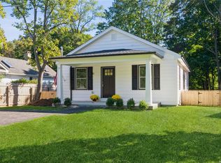 44 N Country Rd, Shoreham, NY 11786