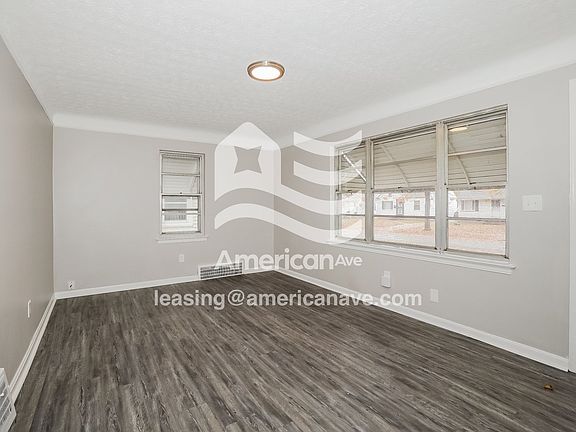 526039_002_wm_-_living_room_13273247.jpg