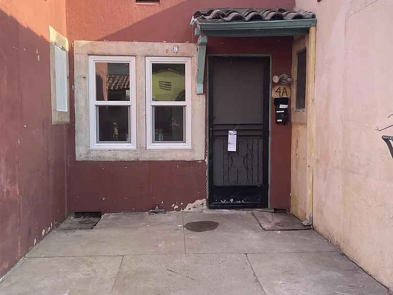 1030 N Raymond Ave — Photo 21