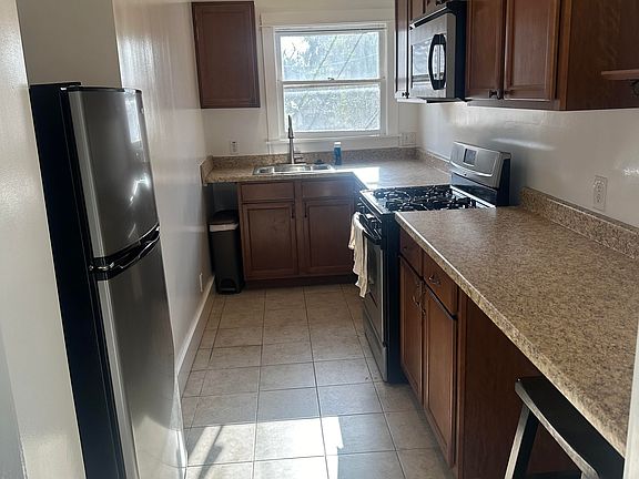 4th image of 3230 Vista Ave