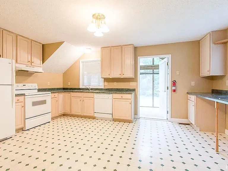 520 S Eagleson Ave — Photo 8