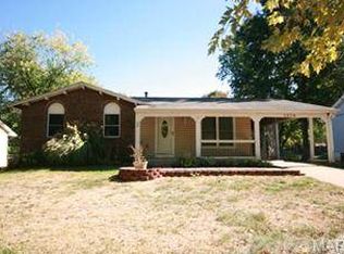1376 Trails Dr, Fenton, MO 63026