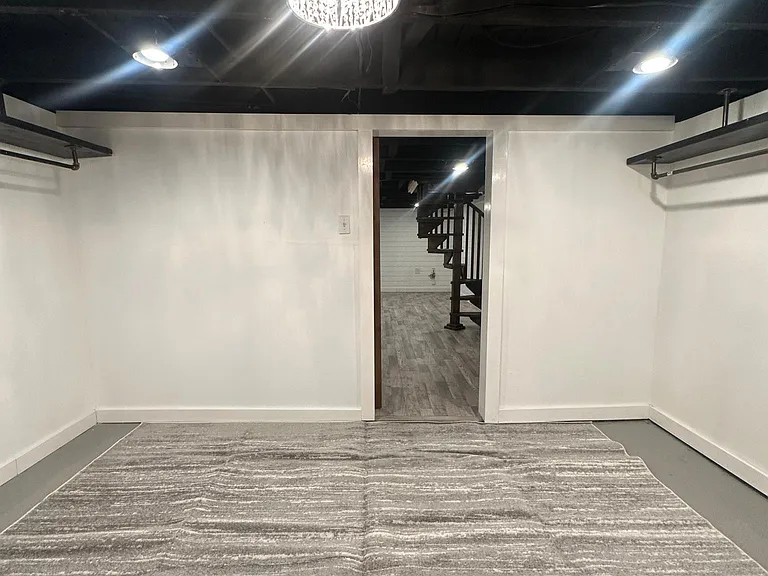115 S Cedar St — Photo 12