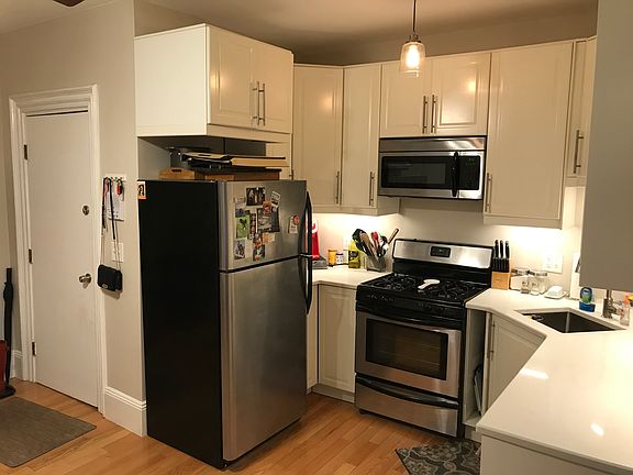 4th image of 762 E Broadway Unit 2