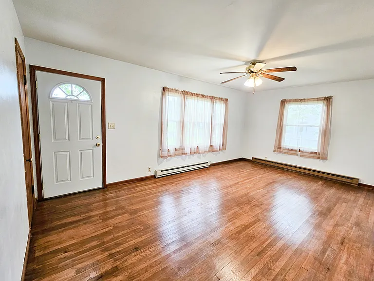 6505 Karch Rd — Photo 8