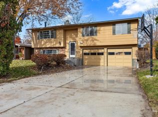 9522 W Linstock St, Boise, ID 83704
