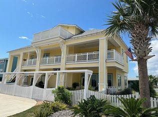 811 S 11th St, Port Aransas, TX 78373