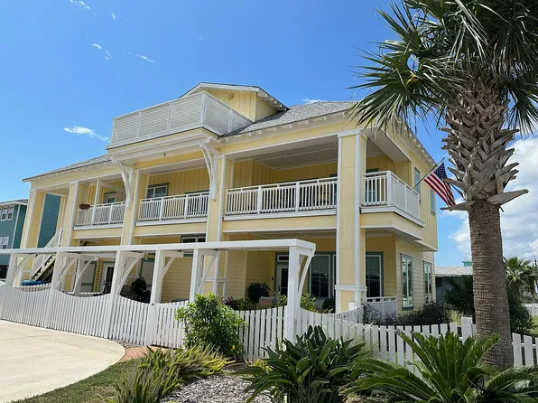 811 S 11th St, Port Aransas, TX 78373