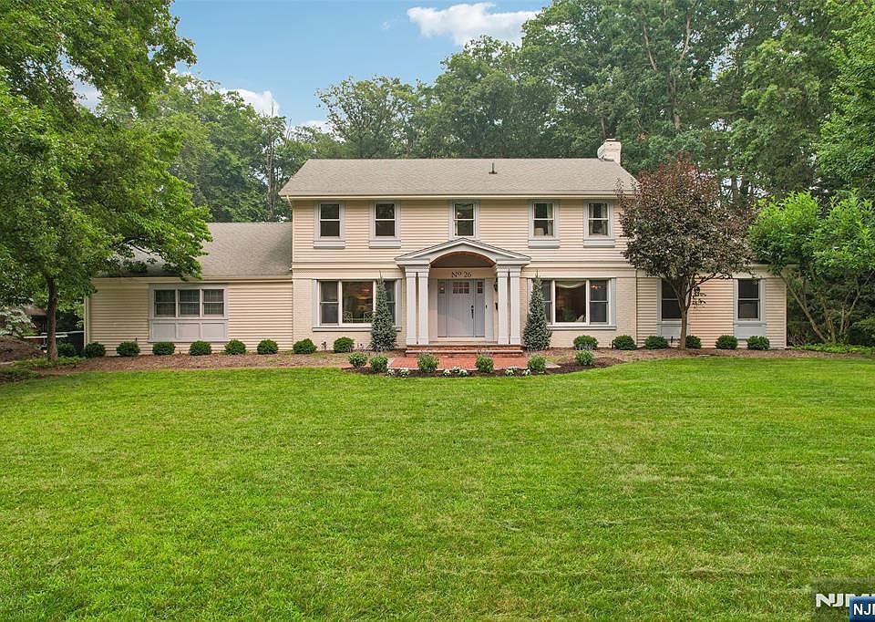 1st image of 26 Bradrick Ln