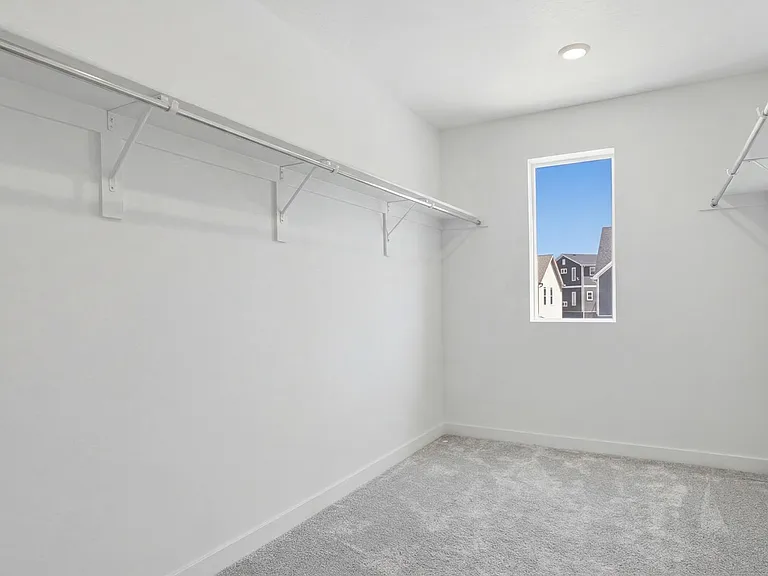 154 E Parade Ave — Photo 25